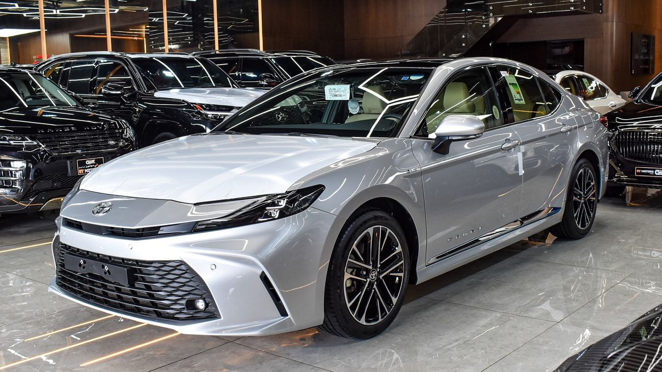 Toyota Camry LE  HEV 2.5L Hybrid