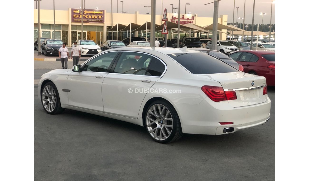 BMW 750Li BMW 750 model 2012 GCC car prefect condition full option sun roof leather seats back camera back air