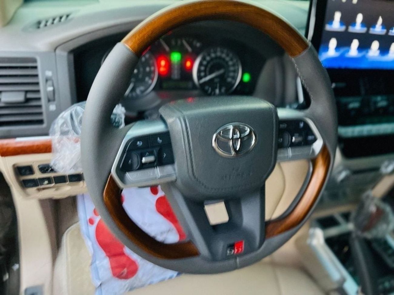 Toyota Land Cruiser Toyota landcuriser GXR 2016 facelifted.2024 V6 Full Option