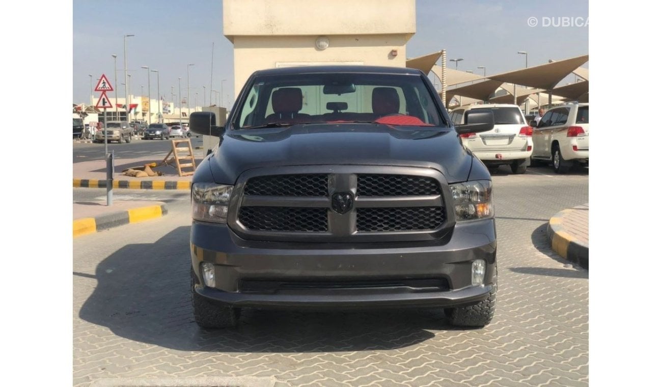 RAM 1500 Dodge RAM 2019 door and half door