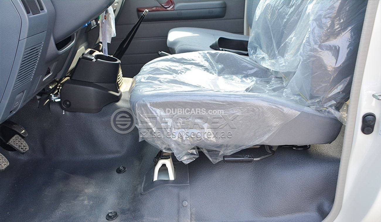 Toyota Land Cruiser 2020 MODEL 78 HARDTOP WITH WINCH. PETROL/ ESSENCE' LE VEHICULE TOUT TERRAIN