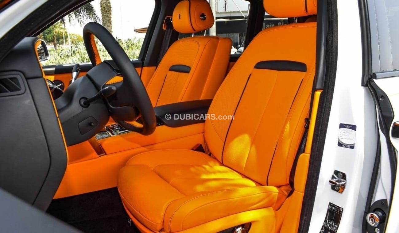 Rolls-Royce Cullinan ROLLS ROYS CULLINAN 2020 | BLACK BADGE INTERIOR AND EXTERIOR FULL OPTION | WITH A STAR LIGHT