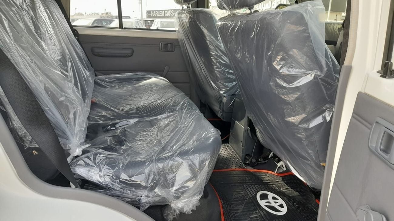 تويوتا لاند كروزر 70 V8 1VD diesel manual low kms Right-Hand drive