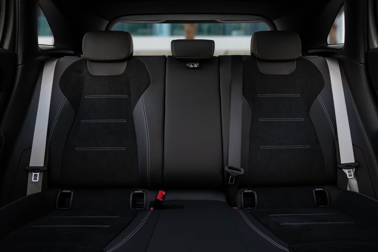 مرسيدس بنز GLA 220 GLA 200 AMG | 4,113 P.M | 0% Downpayment | 5 YEARS AGENCY WARRANTY