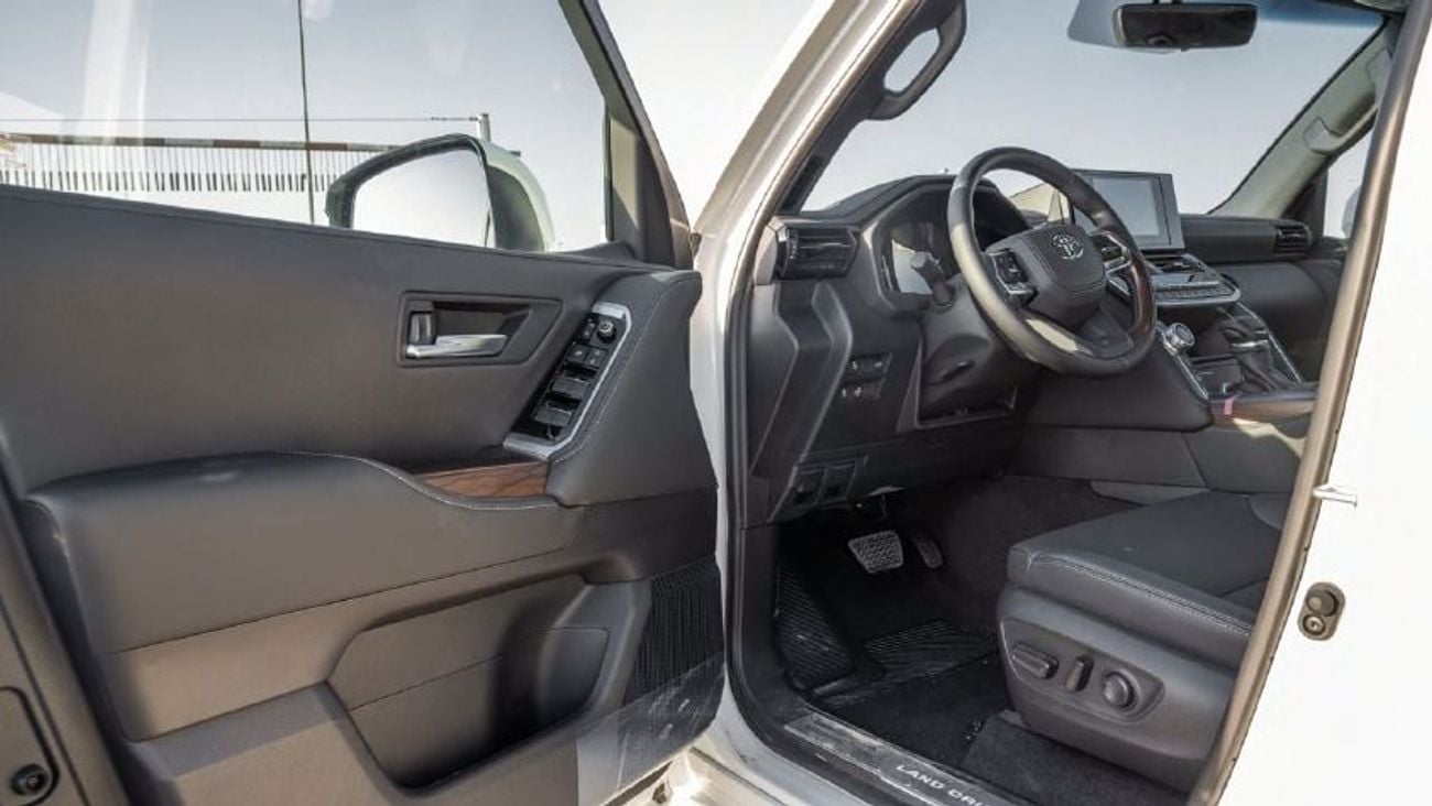 تويوتا لاند كروزر TOYOTA LAND CRUISER GXR 3.5 L TWIN TURBO HYBRID 2026 MODEL