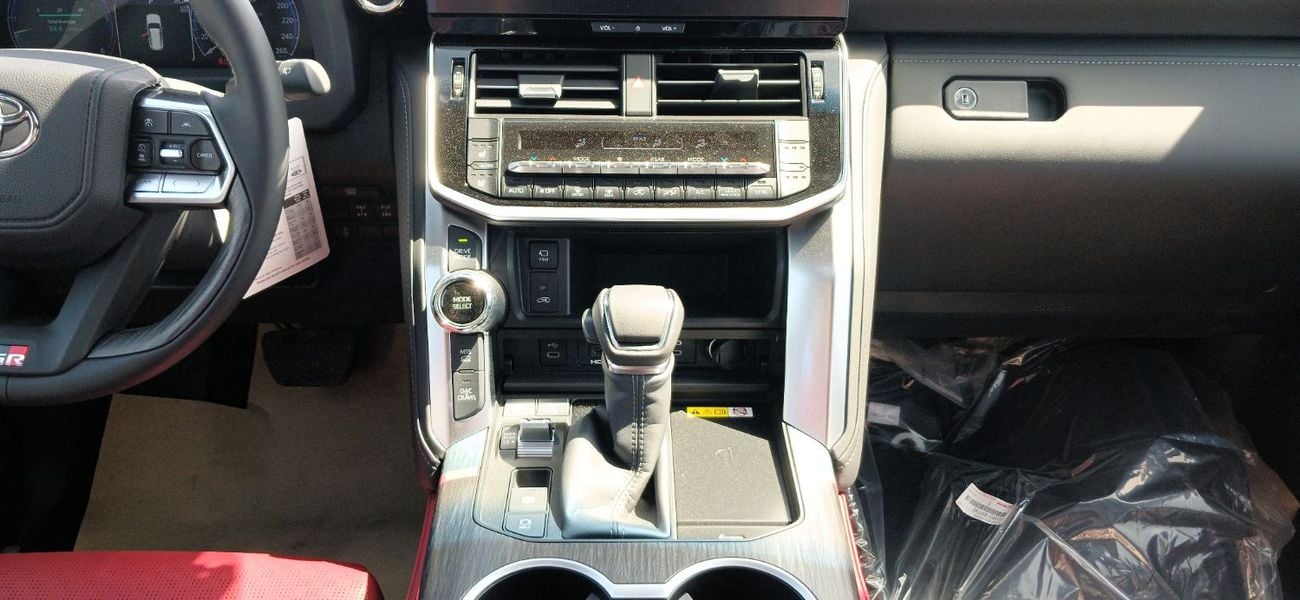 Toyota Land Cruiser Land Cruiser LC300 GR SPORT 3.3L Diesel 2026YM