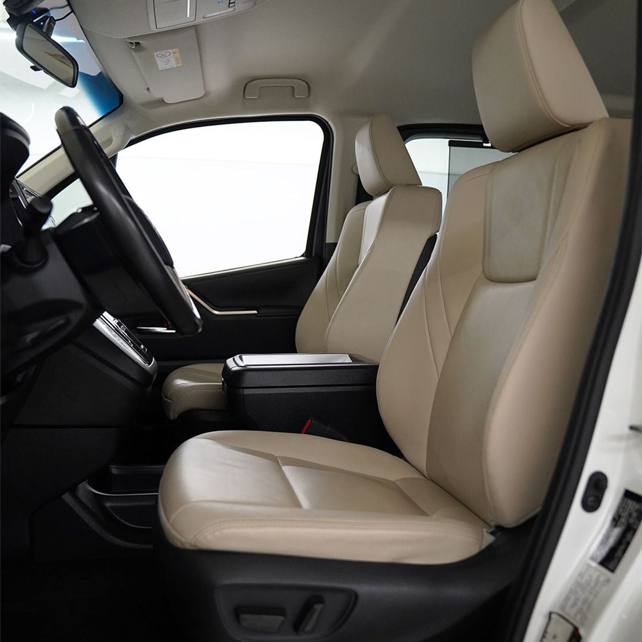 Toyota Granvia 3.5L Premium 2023 Toyota Granvia, Warranty, Captain Seats, Full Options, Low Kms, GCC