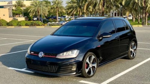 فولكس واجن جولف GTI السياره بحاله ممتازه جدا لا تحتاج إلى أي مصاريف