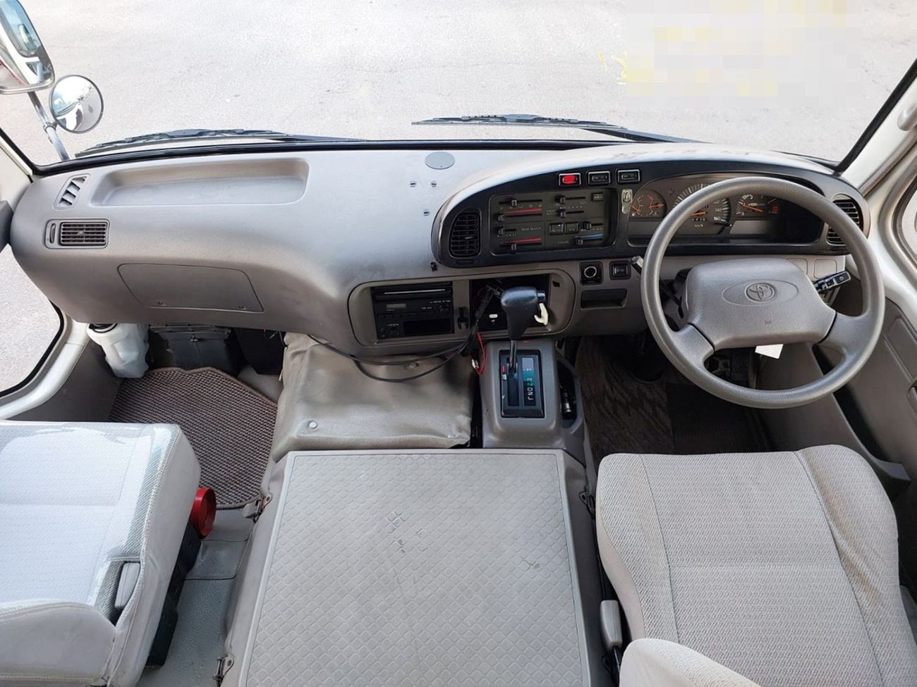 Toyota Coaster TOYOTA COASTER BUS RHD 2004 MODEL 4.0 L DIESEL AUTOMATIC(PM12501)