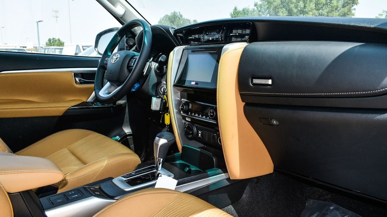 Toyota Fortuner ECTP2M006  -2025 Toyota Fortuner Mid 4.0L Petrol Auto 4wd White