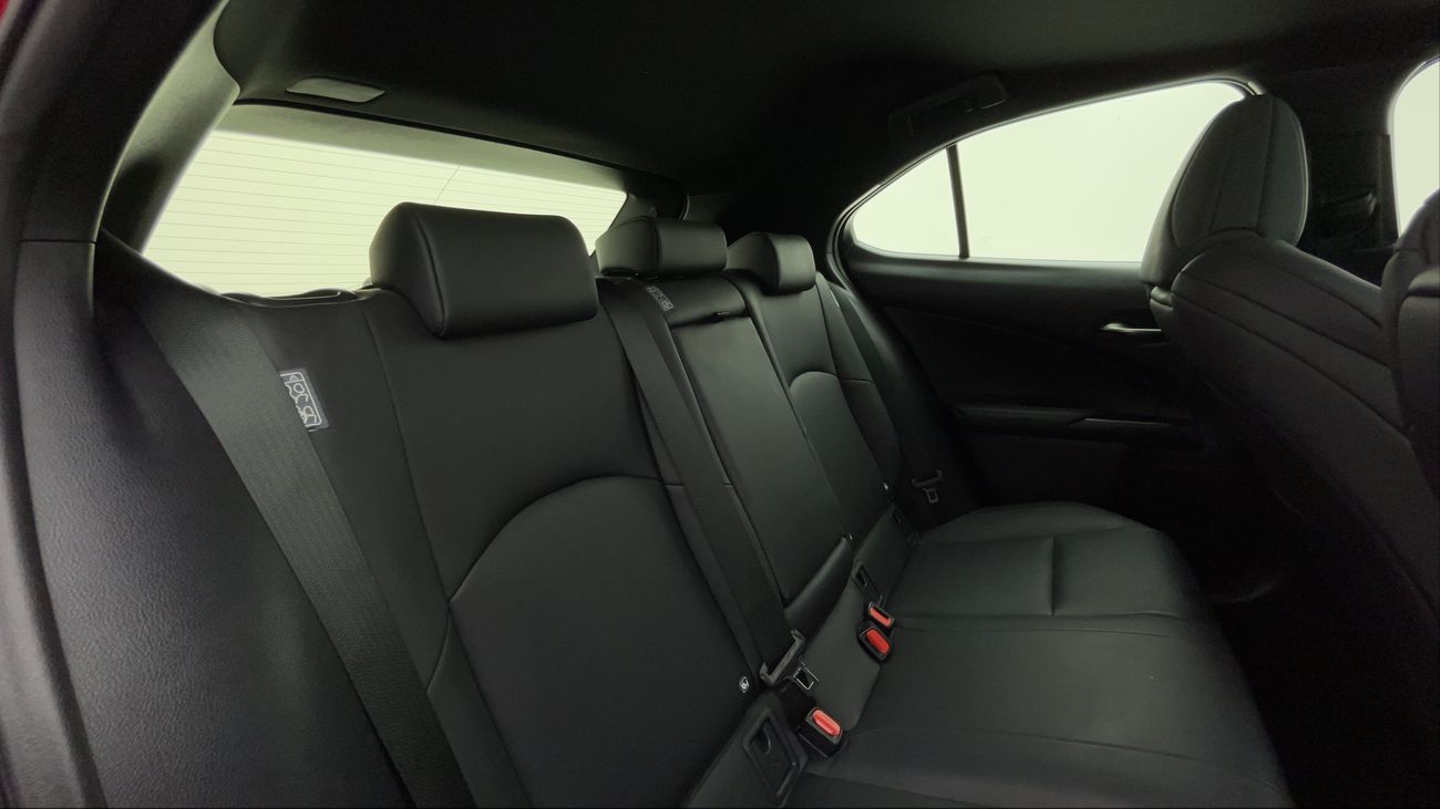 لكزس UX 200 F SPORT PRESTIGE 2 | بدون دفعة مقدمة | اختبار القيادة في المنزل