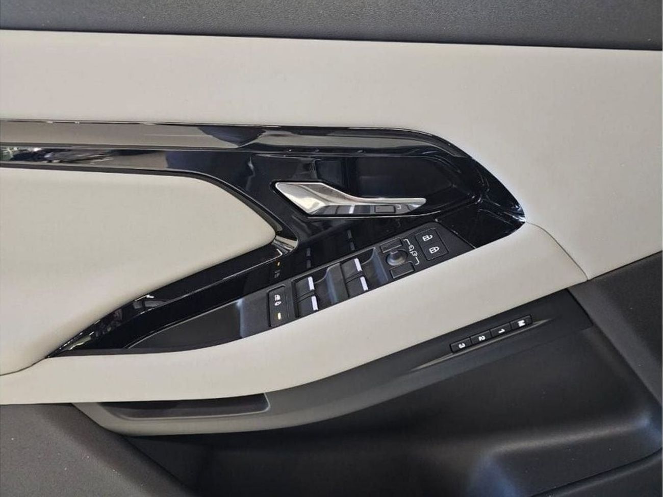 Land Rover Range Rover Evoque Range Rover Evoque - 3 Years Warranty 100,000KM Provided From GERMAN EXPERTS