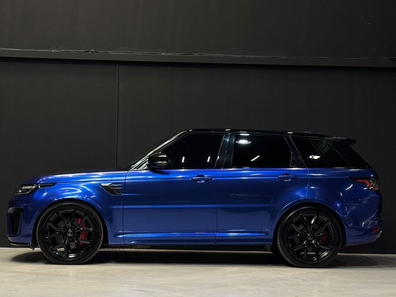 Land Rover Range Rover Sport SVR 5.0L (550 HP)