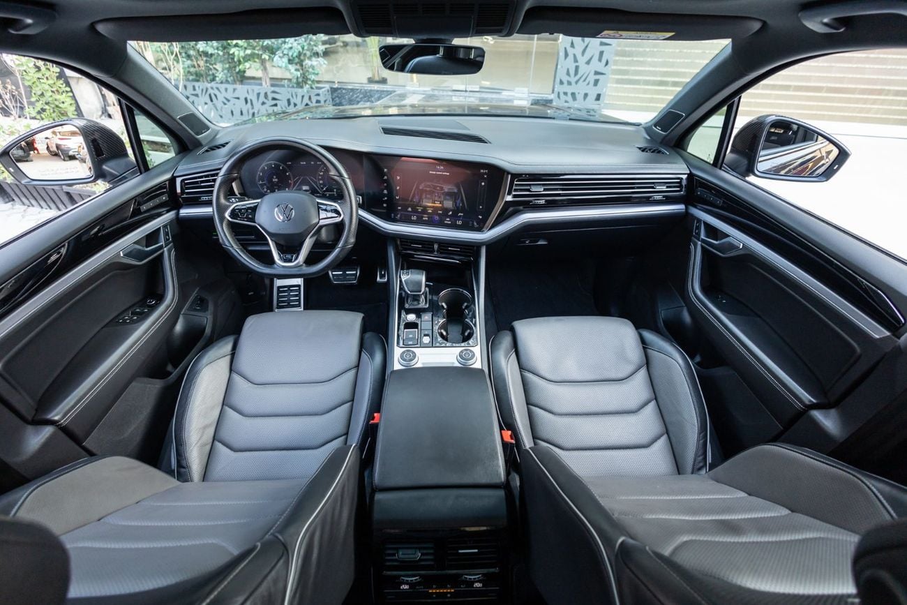 Volkswagen Touareg R-LINE BLACK Volkswagen Touareg R-Line 2023 GCC | Agency Warranty | Service Contract