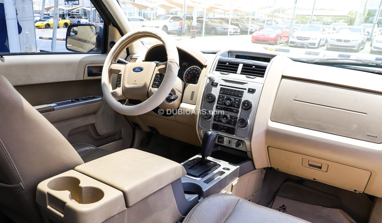 Used Ford Escape XLT 2012 for sale in Sharjah - 427373