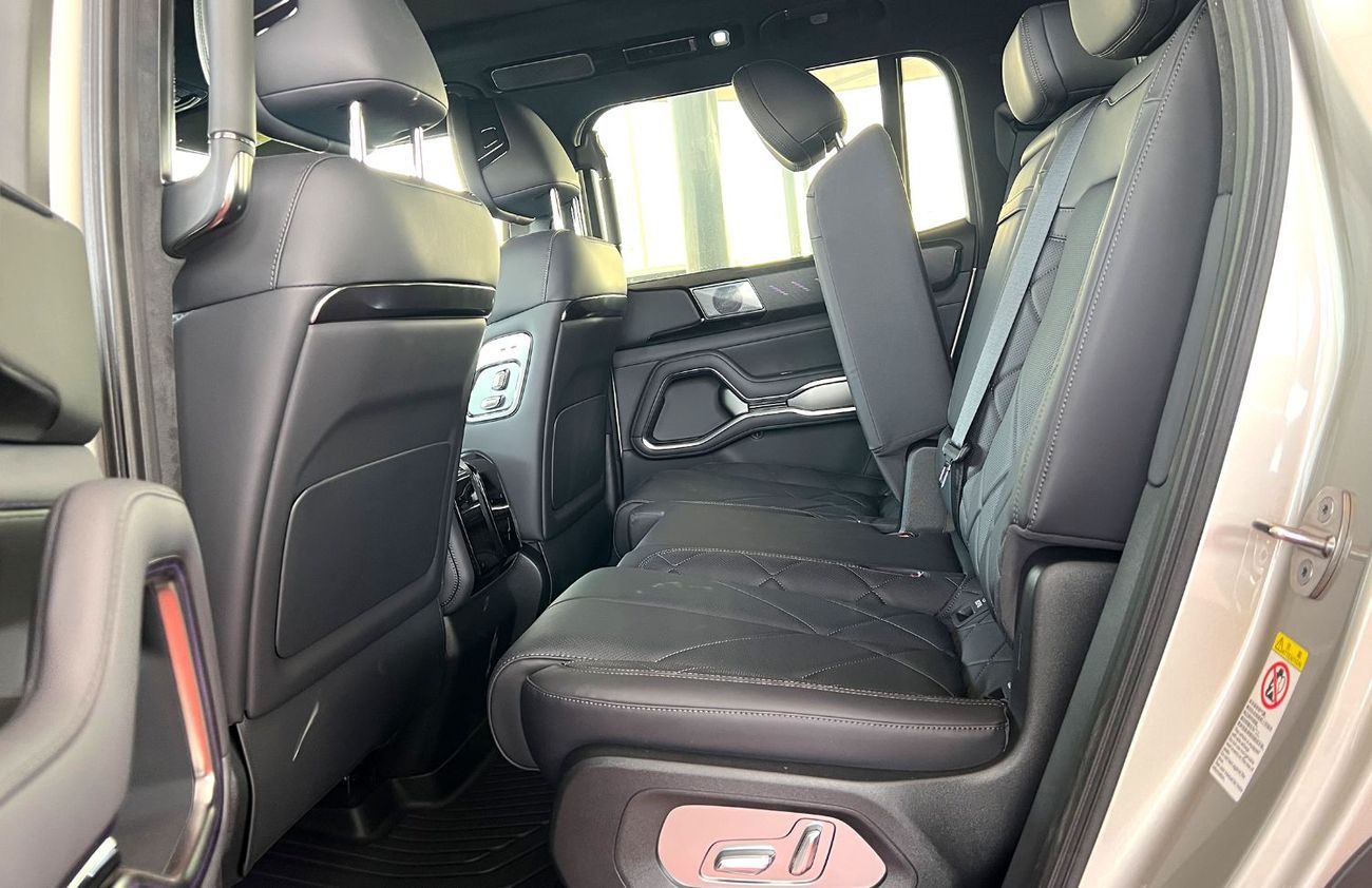 بي واي دي ليوبارد 8 Smart and Brave Flagship Edition (6 Seats) 2025 Chinese Specification  EXPORT ONLY