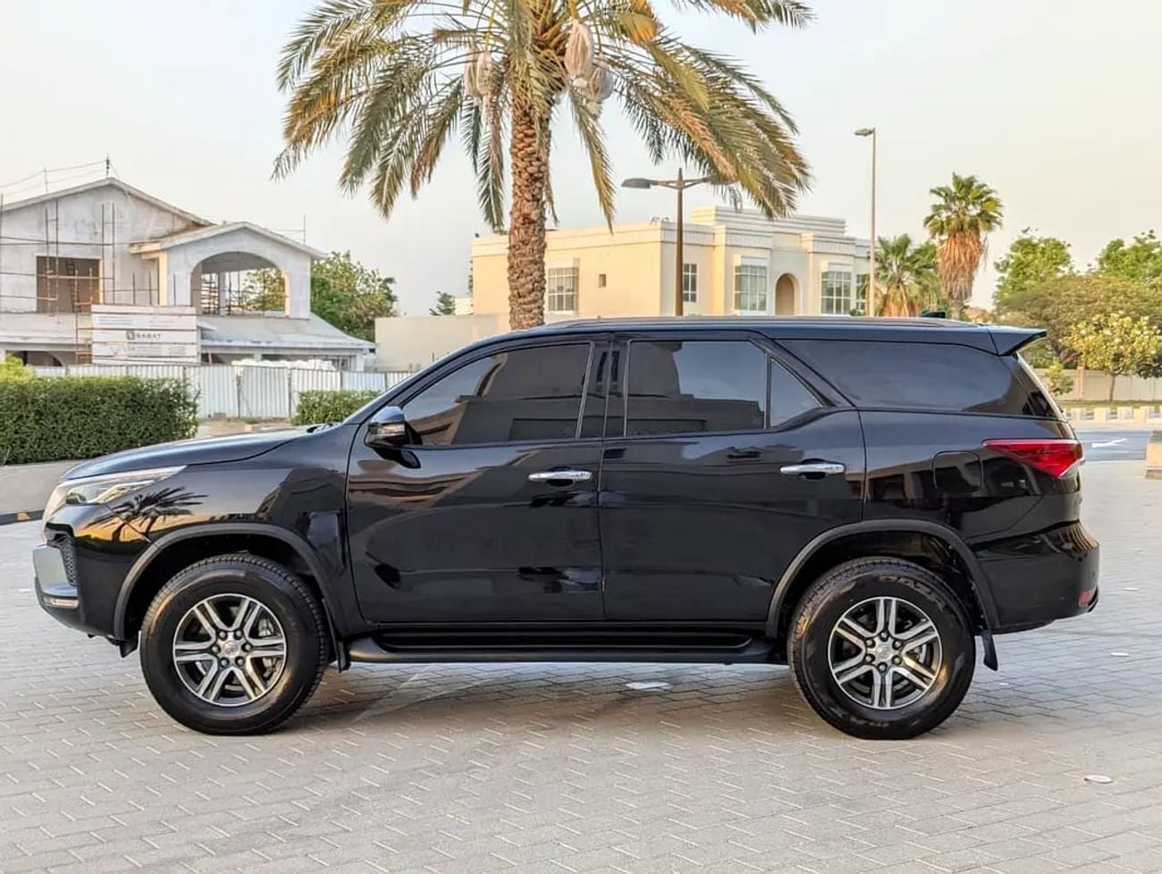 Toyota Fortuner EXR - V4 2.7L 4X4 - Accident Free Low mileage - GCC Specs