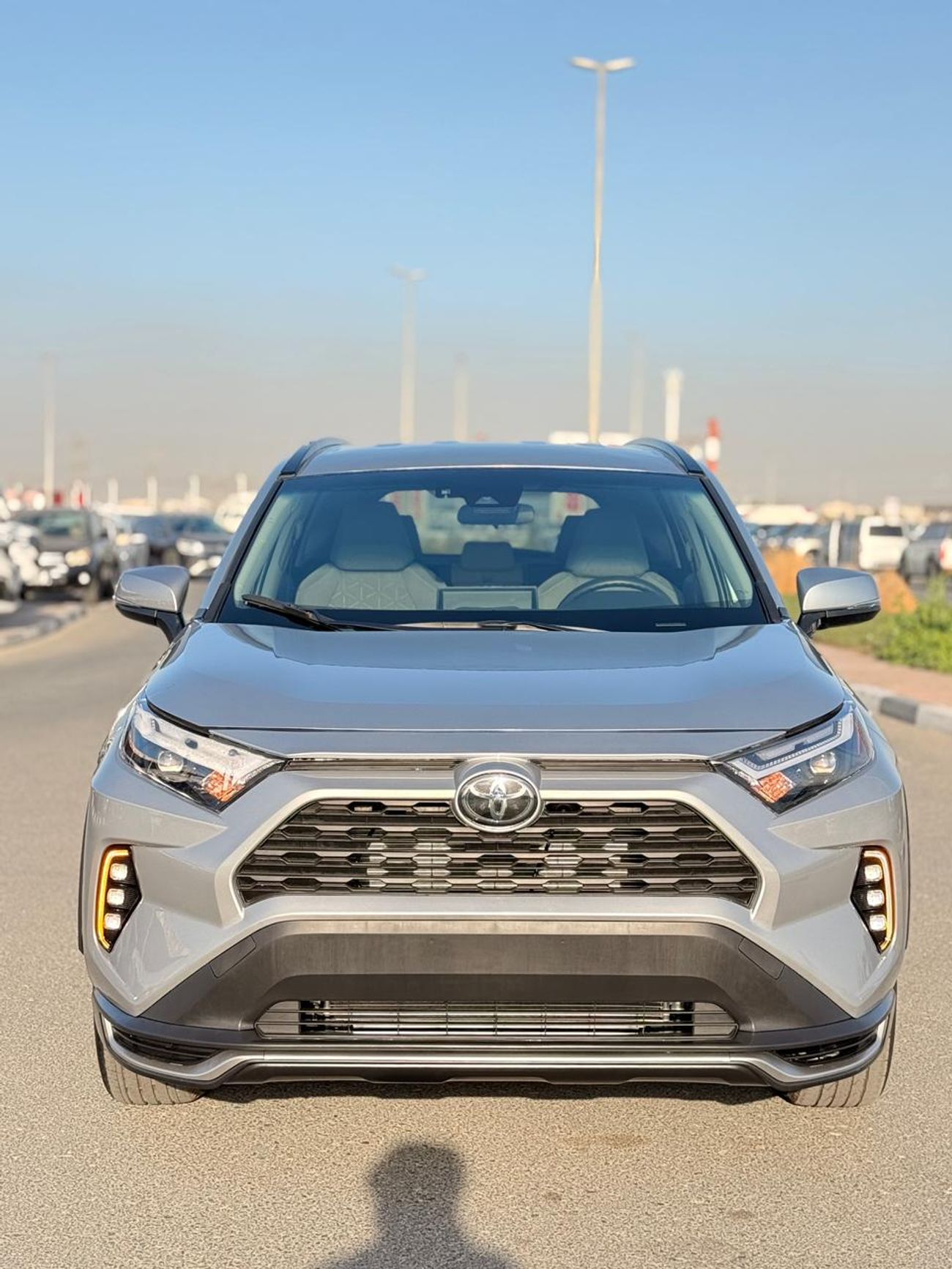 تويوتا راف ٤ XLE 4X4 Full option 2025