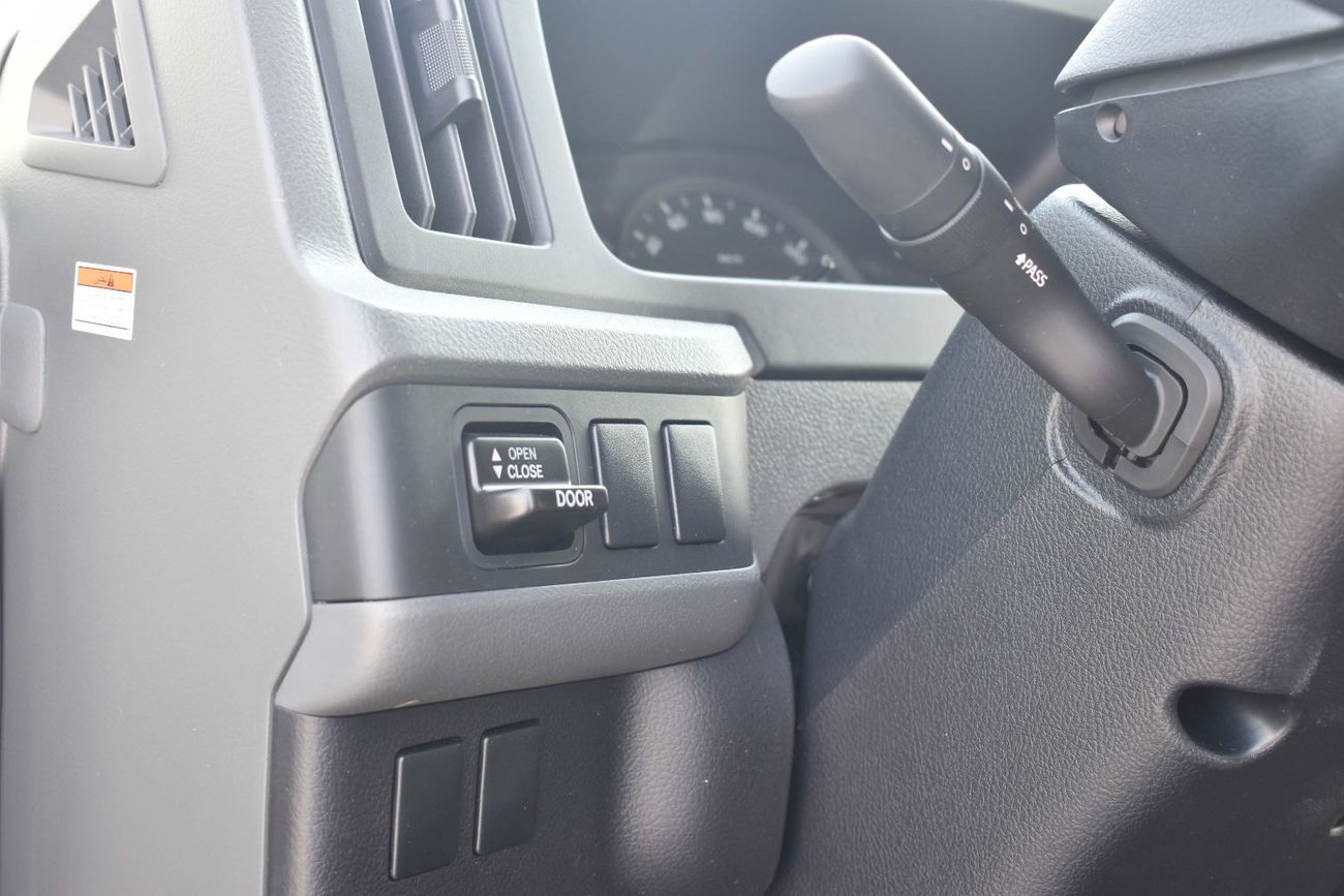 تويوتا كوستر 2.7L (23-Seater)