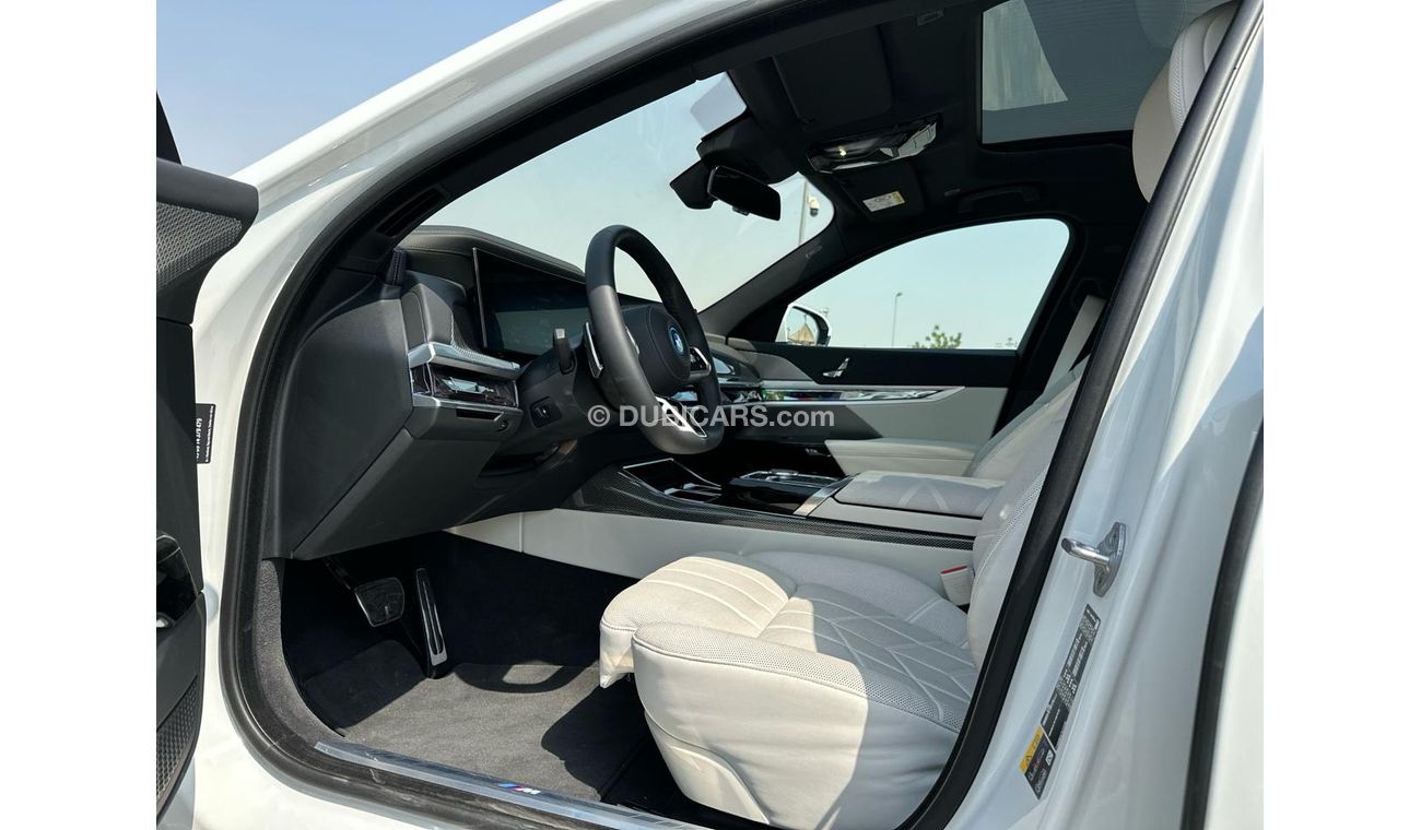 BMW i7 xDrive60 - MY 2023 - EUR SPEC - WHT_WHT - RANGE 590KM (LOCAL OFFER)