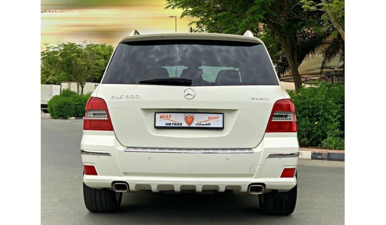 مرسيدس بنز GLK 300 GCC - MERCEDES-BENZ - GLK 300 - 2012 - PANORAMIC ROOF - EXCELLENT CONDITION -