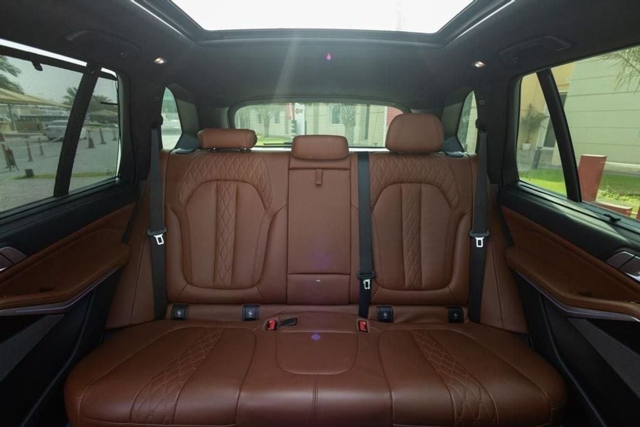 بي أم دبليو X5 50i M Sport 4.4L BMW X5 M50i M-Sport 2021 GCC under Agency Warranty and Service Contract with Flexib