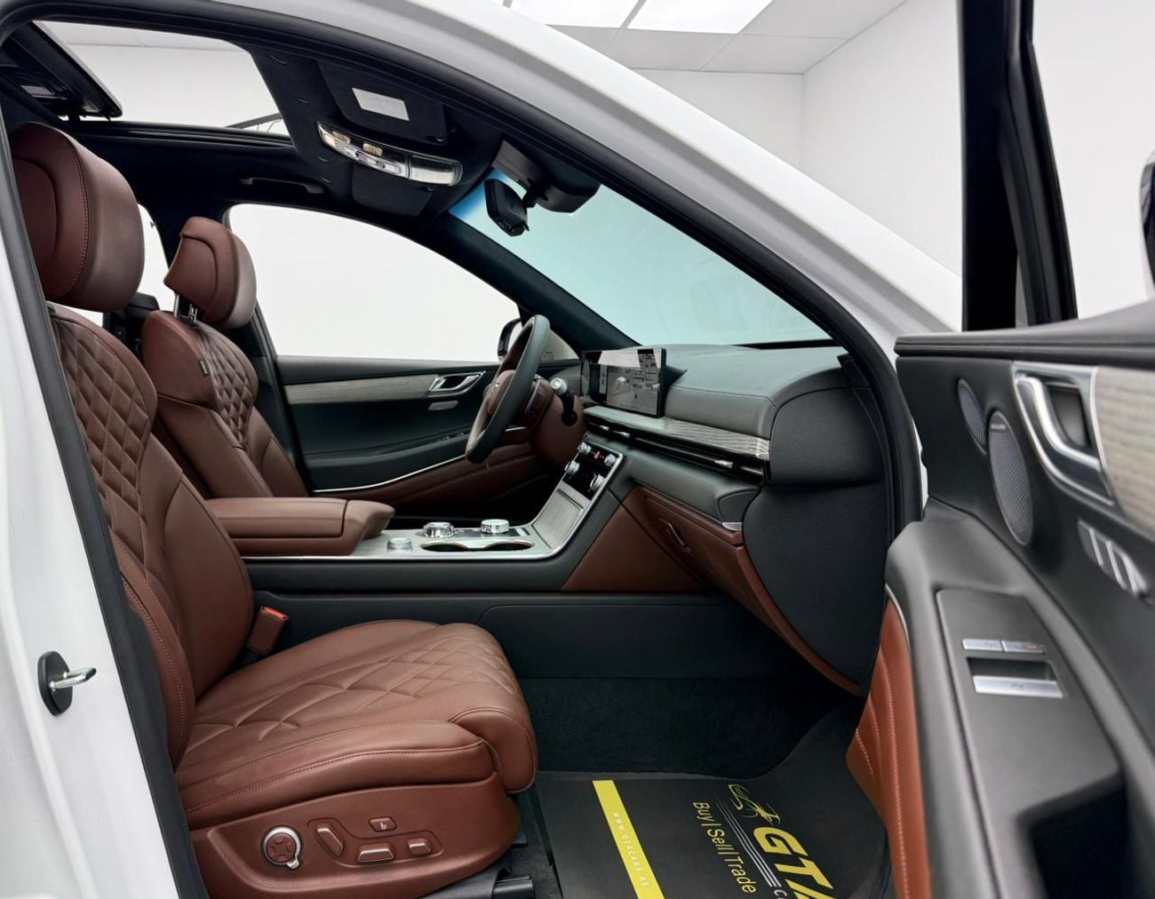 جينيسس GV80 Royal 3.5L AWD 2025 Genesis GV80 Royal, 2030 Genesis Warranty + Service Pack, Very Low Km, 7 Seater,
