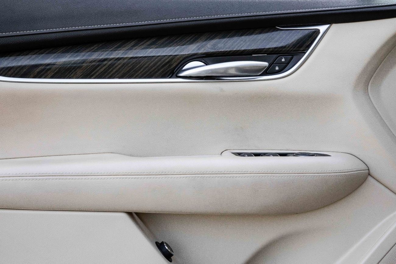 Cadillac XT5 | 1,306 P.M (4 Years)⁣ | 0% Downpayment | Low Mileage!