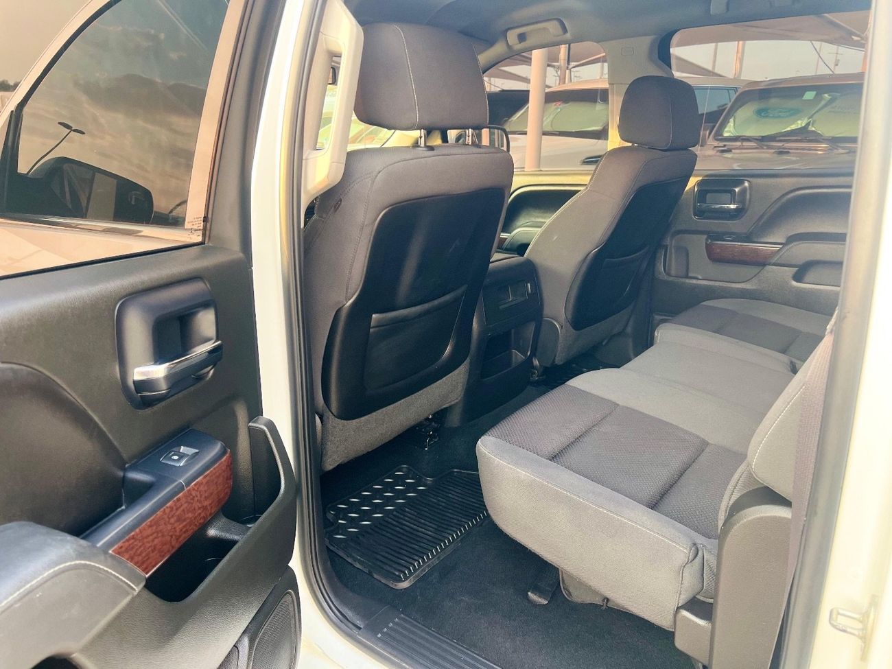 جي أم سي سييرا 1500 SLE 5.3L Double Cab Utility 4WD