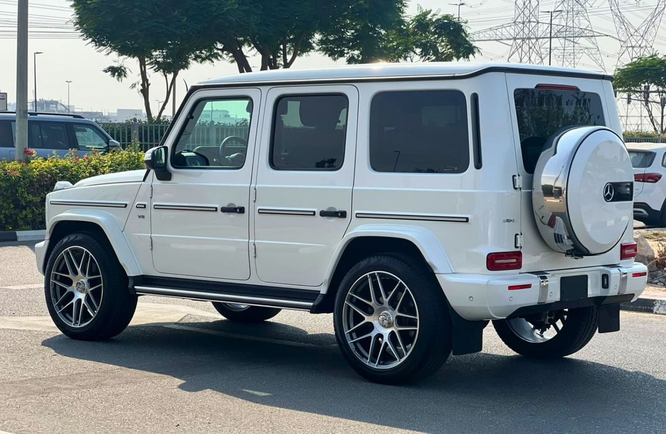 Mercedes Benz G63 AMG STANDARD Additional Details: - Extras: Feature set follows the Japanese-spec G 550 configuration — please req