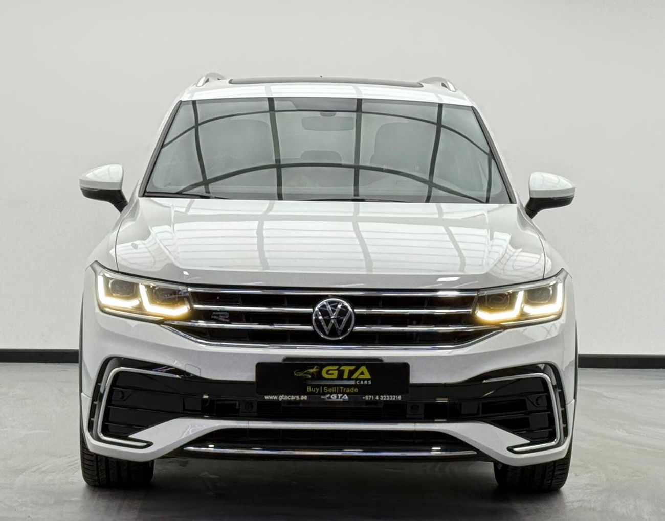 فولكس واجن تيجوان 2024 Volkswagen Tiguan R-Line, 2026 Volkswagen Warranty + Service Pack, Very Low Km, GCC