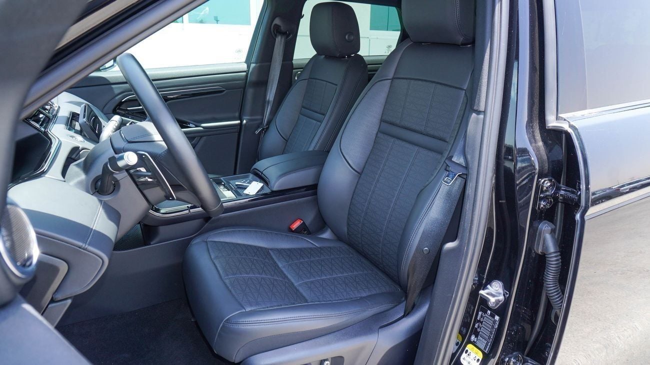 لاند روفر رانج روفر إيفوك P160 R-Dynamic 1.5L