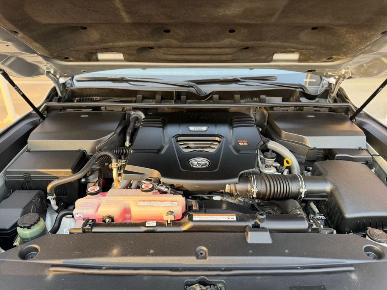 Toyota Land Cruiser GXR2 3.3L