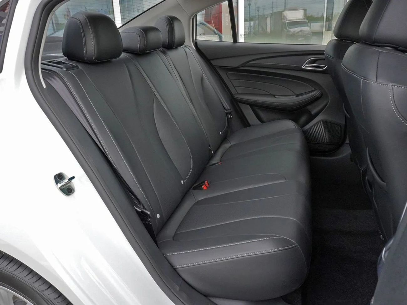 أم جي 5 NEW DELUXE CAR