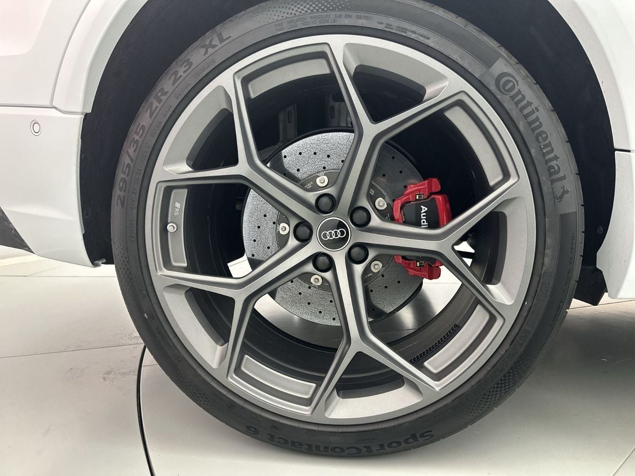 أودي RSQ8 RS Q8 SUV Performance 640hp Carbon Edition (Ref# 23677)