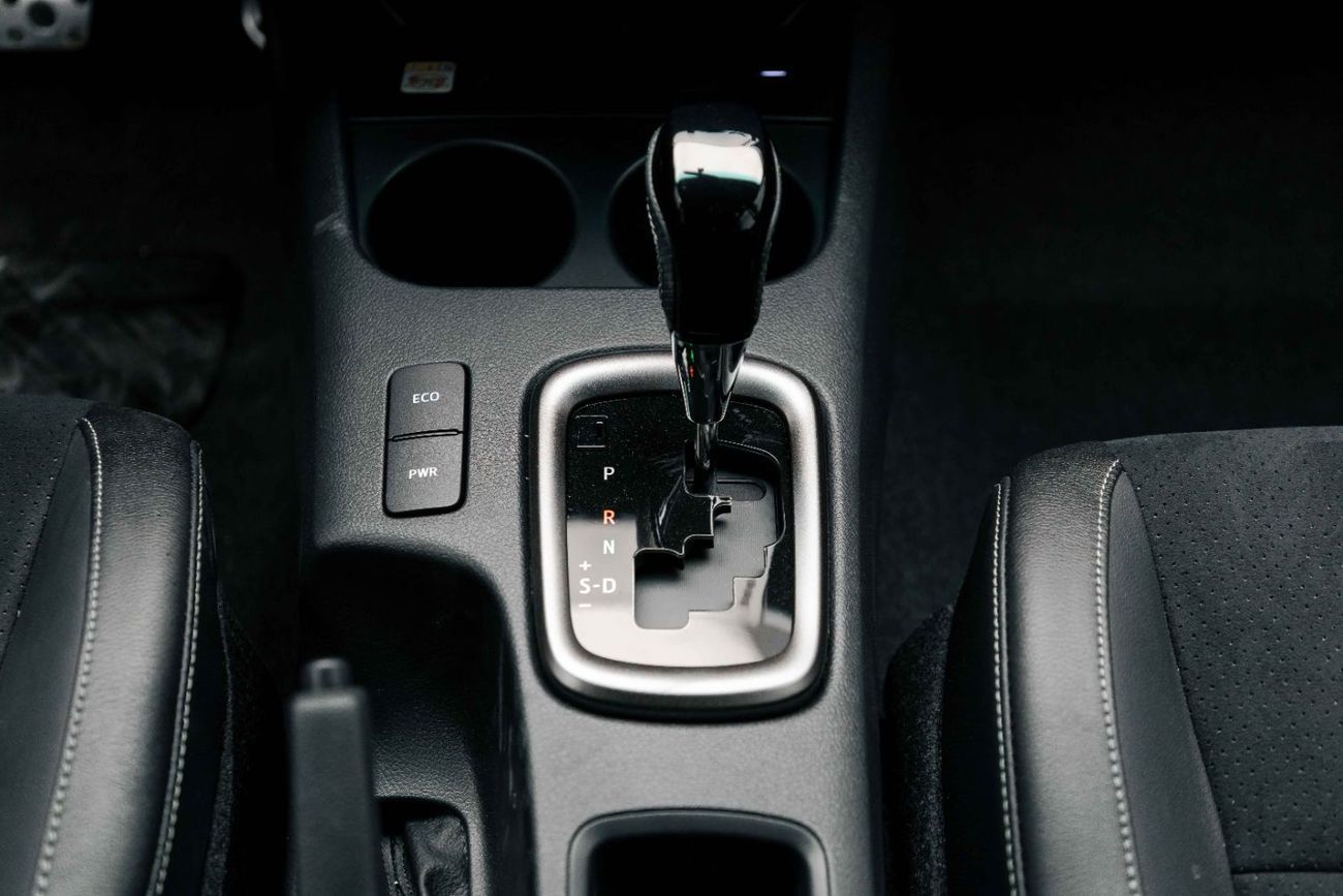 Toyota Hilux 4.0L - White Pearl + Black Me inside GR-S White | Export Only