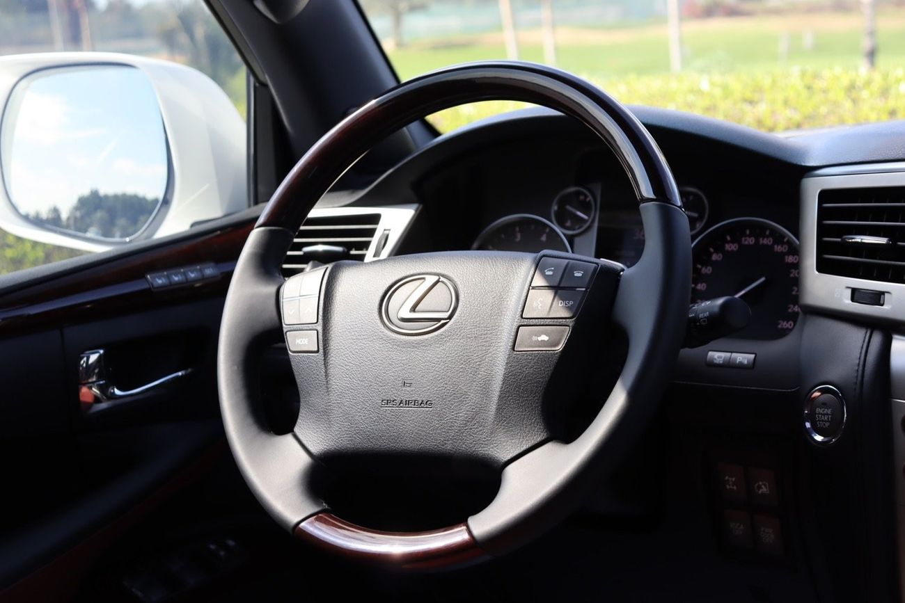 Lexus LX 570 Sport Platinum Lexus LX570s / 2015 / GCC / Only 23,000Km