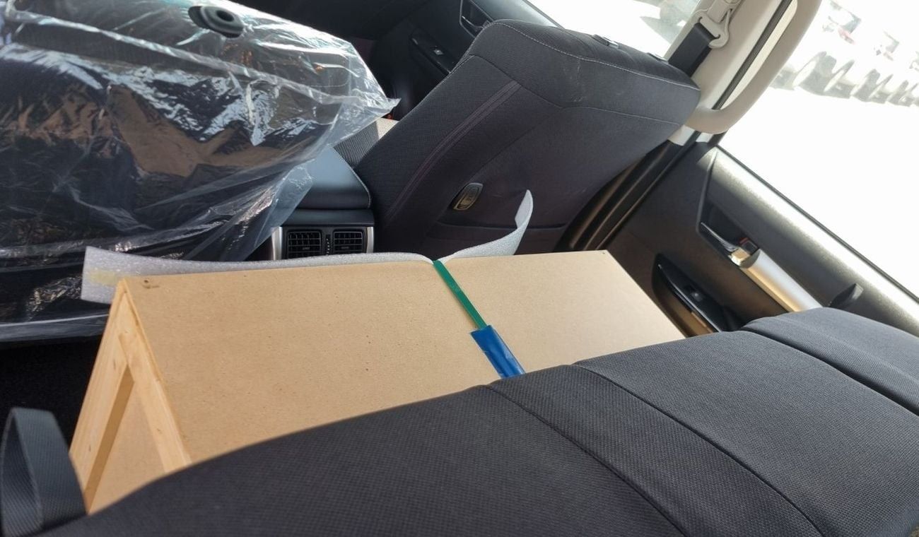 Toyota Hilux TOYOTA HILUX 2.4 DSL AUTOMATIC WITH PUSH START 2025 MODEL