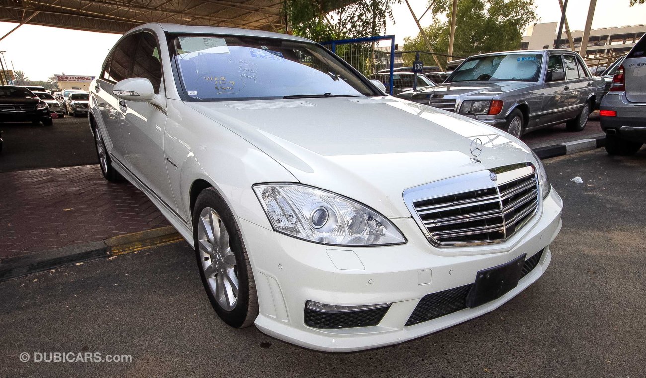 مرسيدس بنز S 550 L S 63 Badge