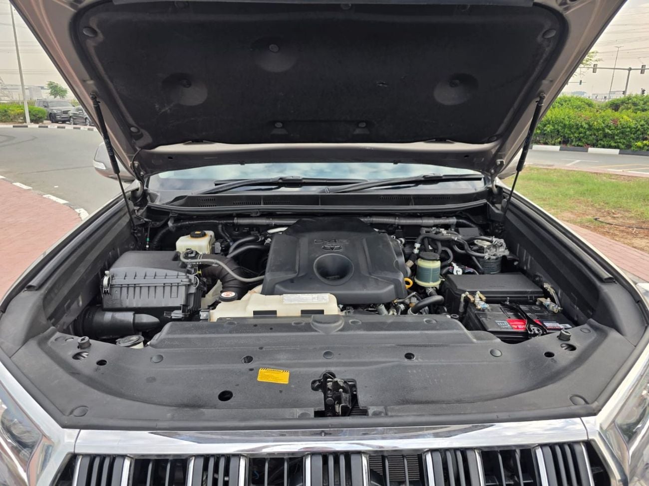 Toyota Prado 2019 | 2.8L DIESEL | AT | RHD | PUSH START ENGINE | SUNROOF | ELECTRIC SEAT