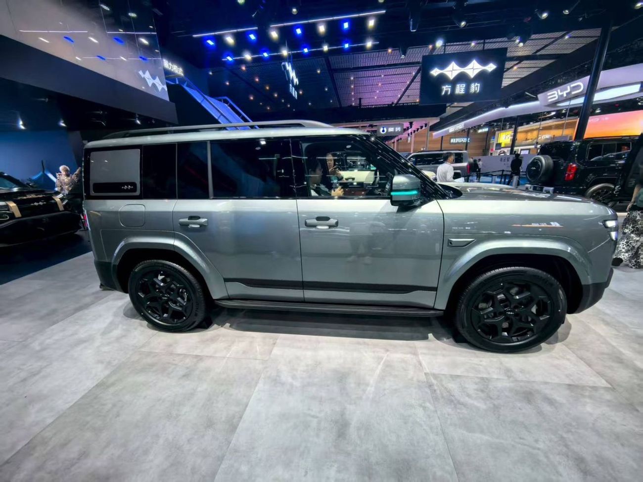 بي واي دي ليوبارد تيتانيوم 7 