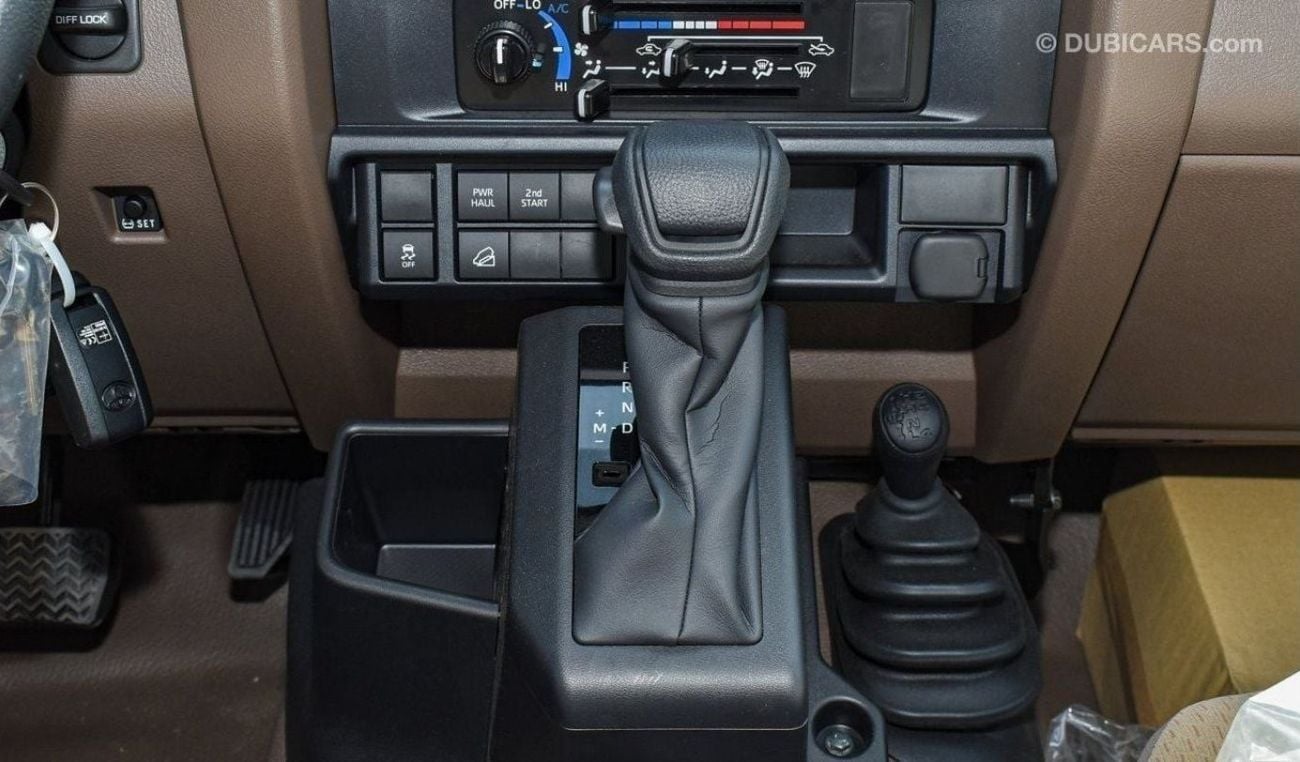 Toyota Land Cruiser Pick Up LC 79 D/C LX - E  Mid Option / 6 Speed A/T / Keyless Entry /  Export Only