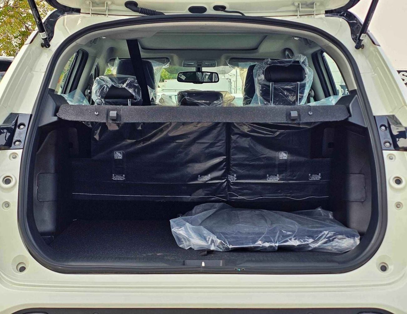 تويوتا أوربان كروزر GLX NEODRIVE DUAL TONE / 1.5L PETROL V4 / PANORAMIC ROOF / HEADS UP DISPALY / 360*CAMERA (CODE # UB1