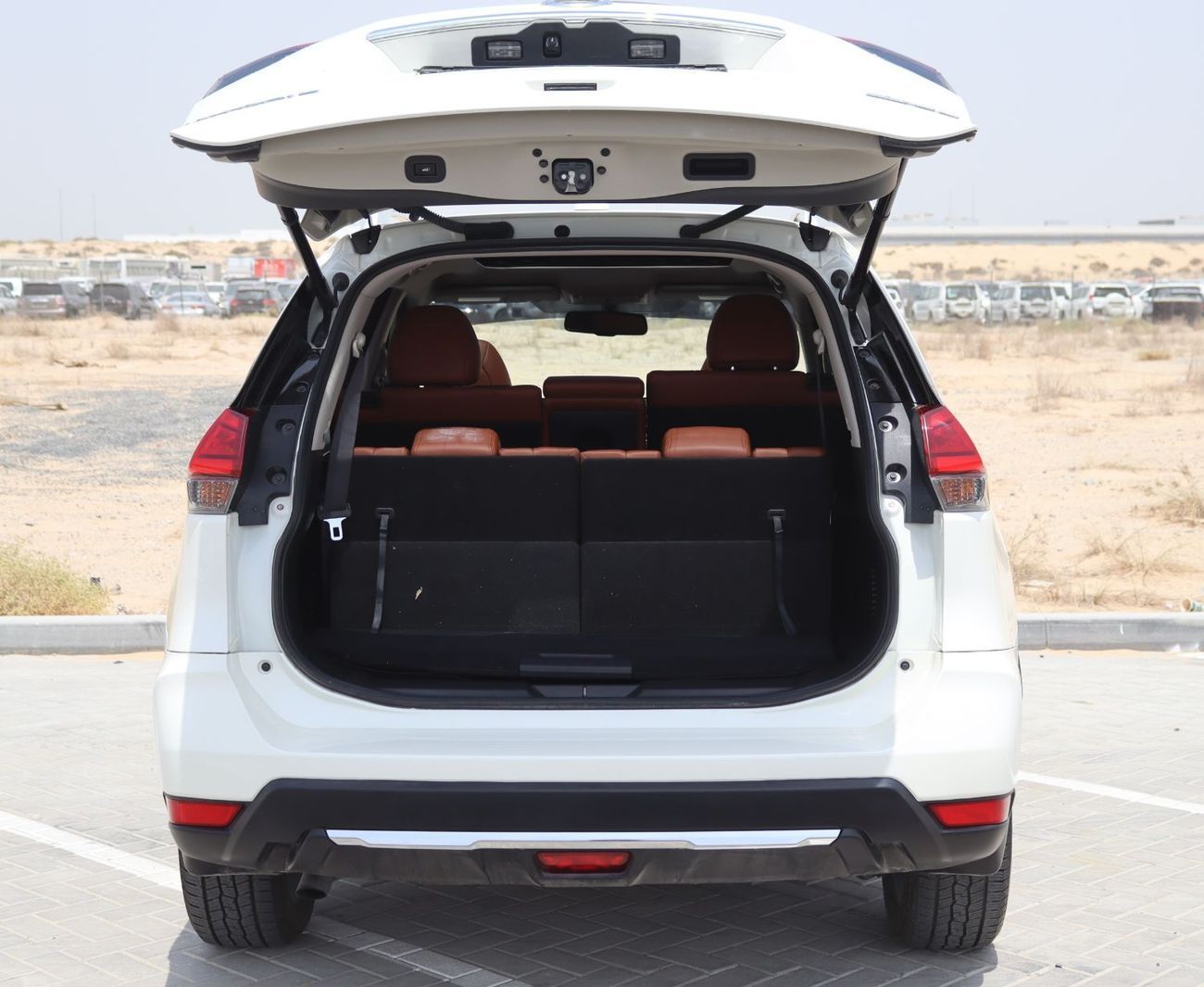 Nissan XTrail SL 2.5L (169 HP) Nissan X-Trail, a GCC car in excellent condition, accident-free, model 2021 with a