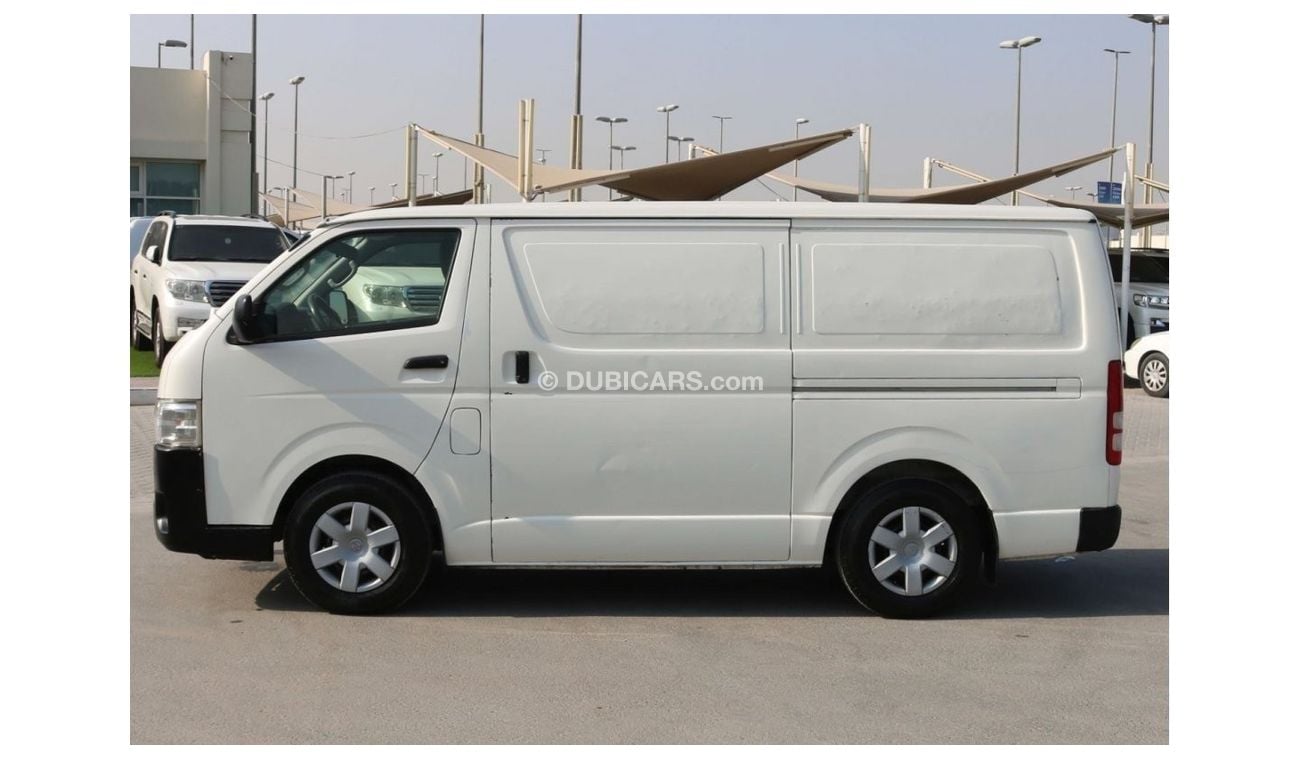 Toyota Hiace 2015 | MULTIPURPOSE DELIVERY PANEL VAN WITH GCC SPECS AND EXCELLENT CONDITION