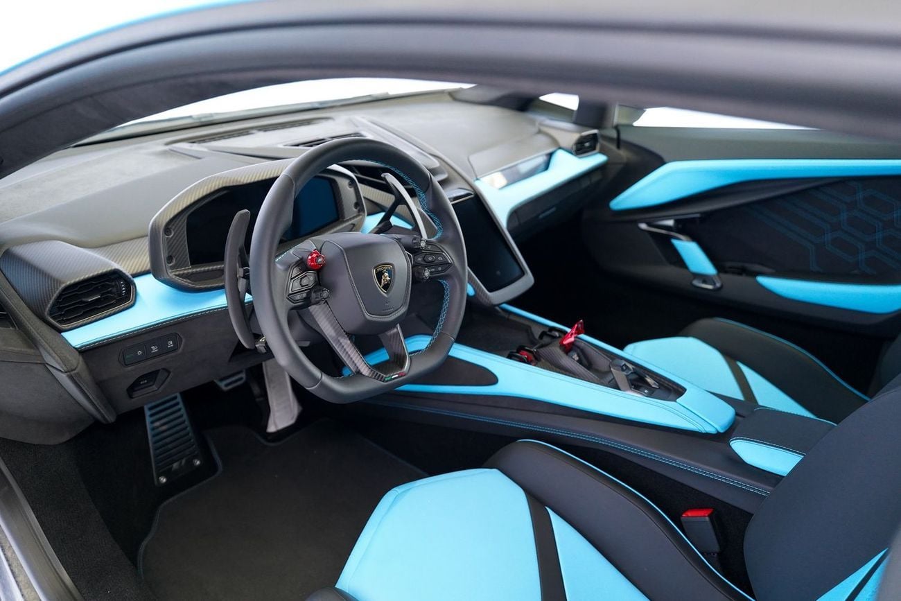 لامبورغيني ريفويلتو SPORTIVA 6.5L V12 Hybrid
