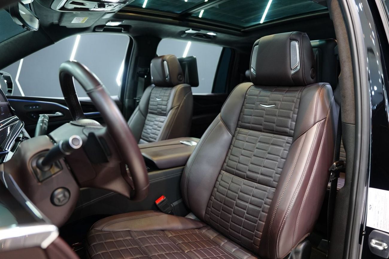 Cadillac Escalade SPORT PLATINUM 2023 Cadillac Escalade ESV Sport Platinum, Rear Entertainment Display, Dealer Warr + Serv!!