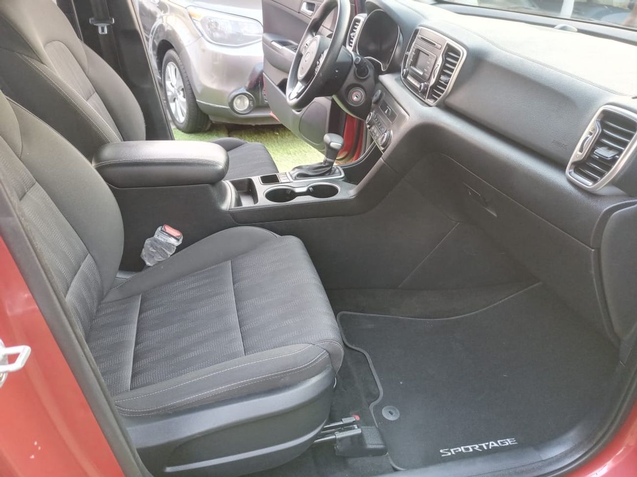 كيا سبورتيج خليجى  صبغ وكالة 1600 سى سى موديل 2018 مثبت سرعة تحكم رنجات أنوار ضباب بحالة ممتازة