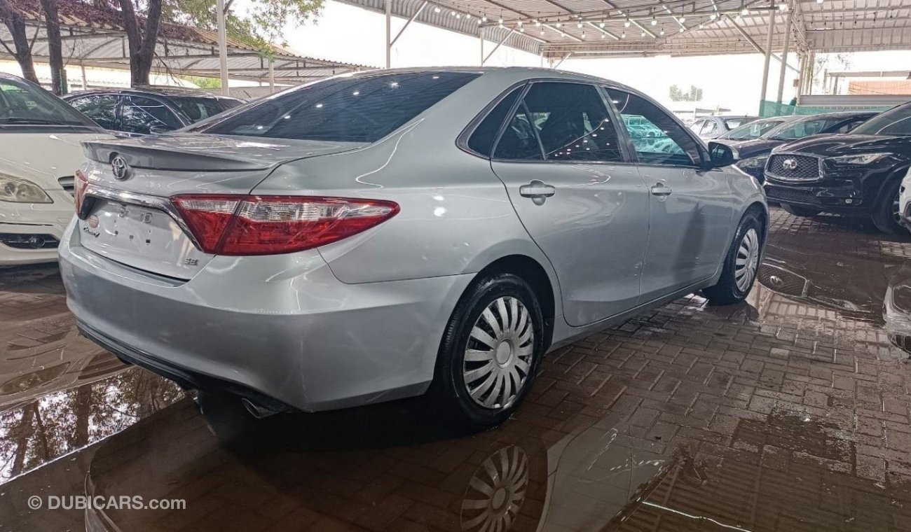 Toyota Camry SE وارد نظيف جدا