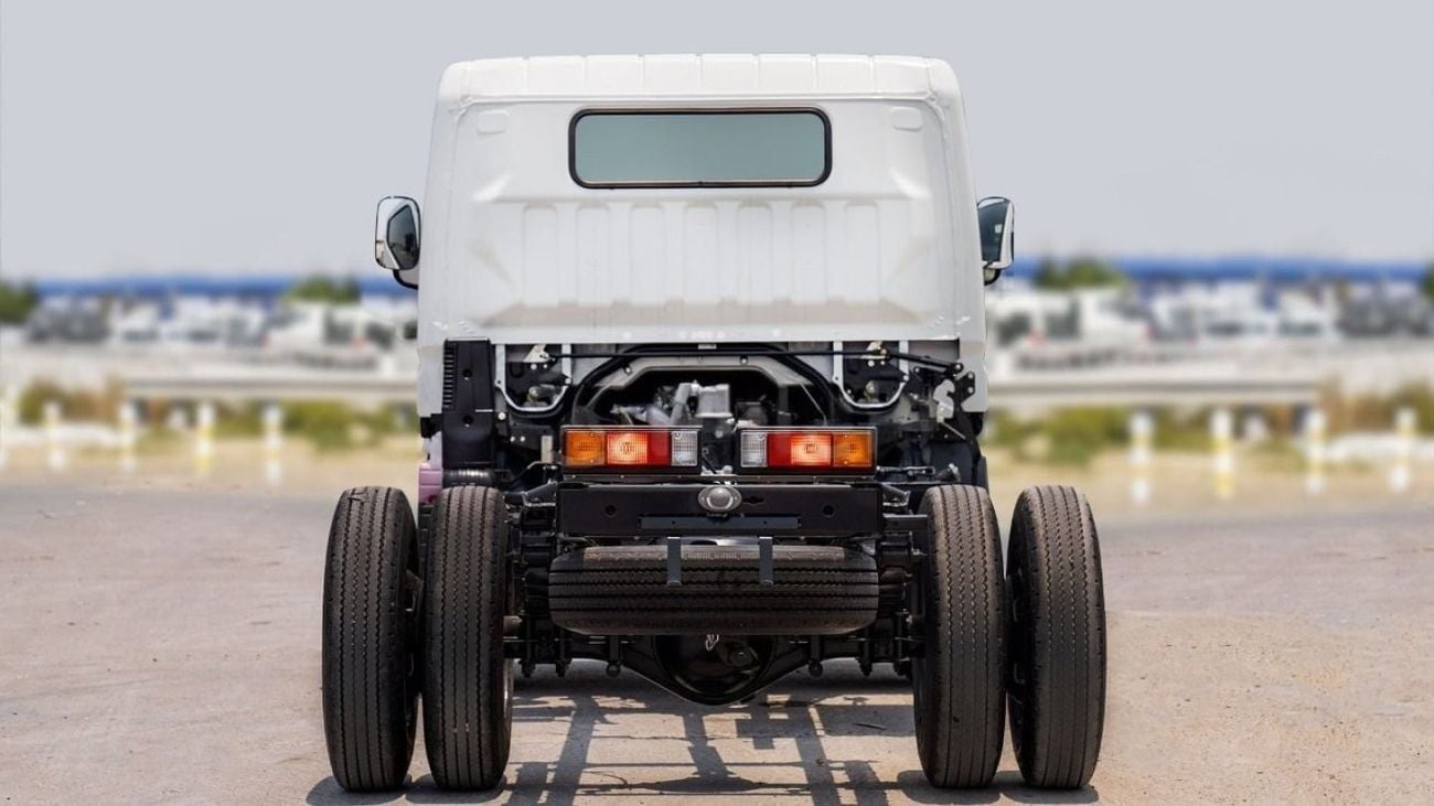 Mitsubishi Fuso Canter (LHD) MITSUBISHI FUSO CANTER 4.2D MT MY2024-WHITE